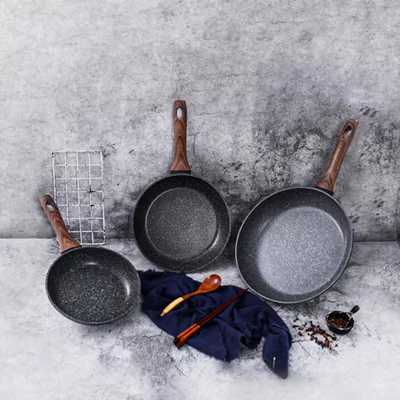 Flat bottomed pot set non stick pan frying eggs induction cooker gas stove universal frying pan